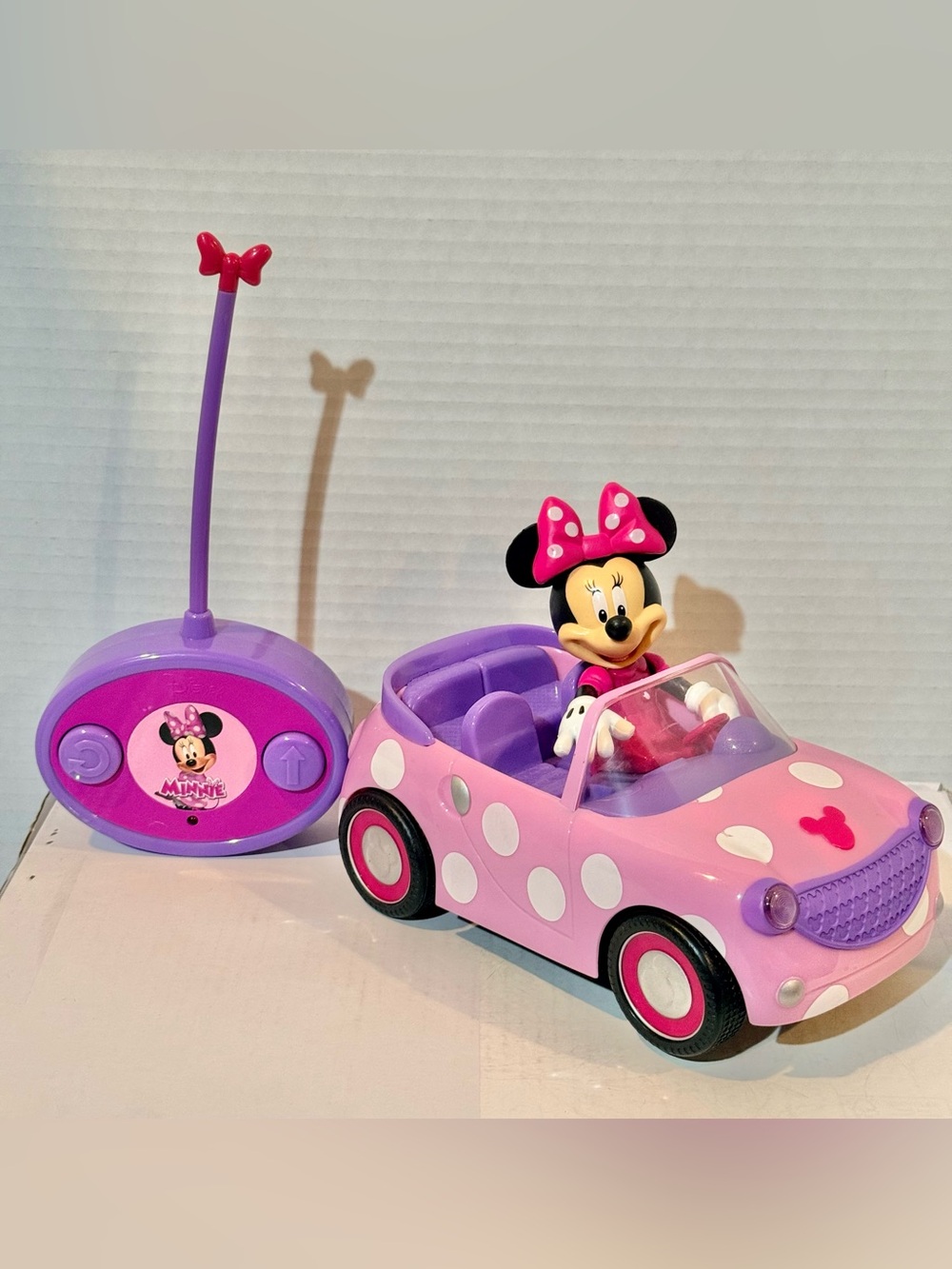 Jada Toys Minnie Mouse’s Roadster RC Car Polka Dot w/Remote ⭐️⭐️Pre-Used Good⭐️